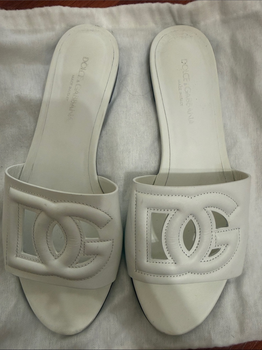 Authentic Dolce & Gabbana White Leather Logo Slide Mules